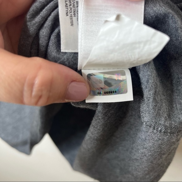 THE NORTH FACE Graphic Tee Shirt - Picture 6 of 9